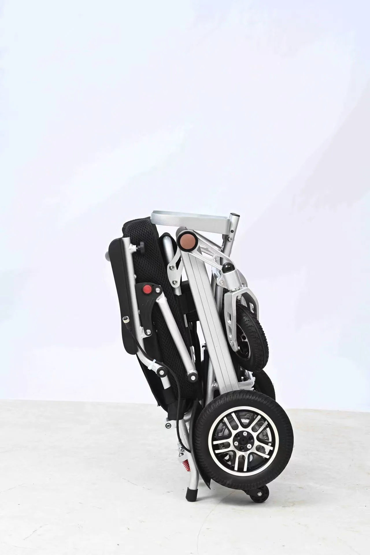 Electric Folding Wheelchair 30-Second Quick Fold Mechanism